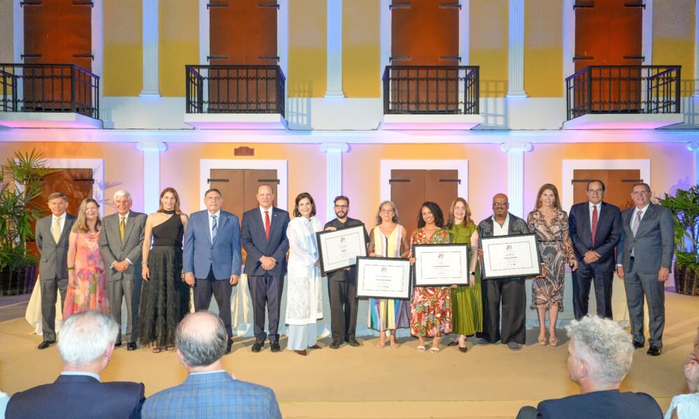 Dan a conocer los ganadores del 29 Concurso de Arte Eduardo Leon Jimenes 2